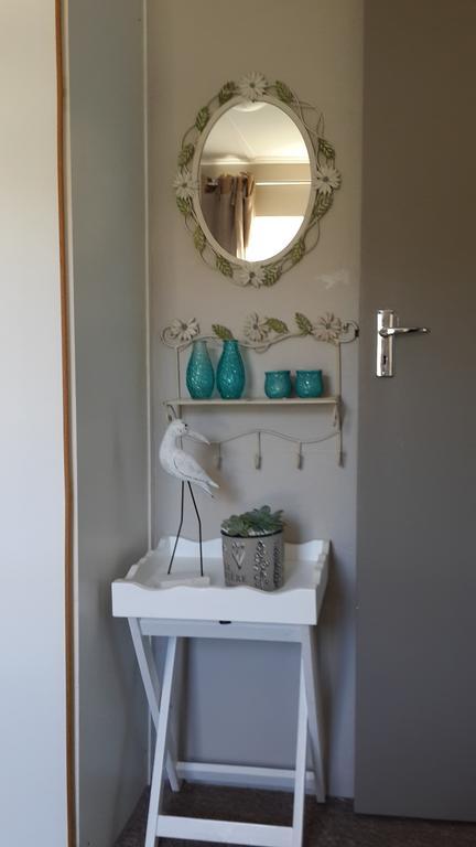 Strandloper Apartments Hermanus Rum bild