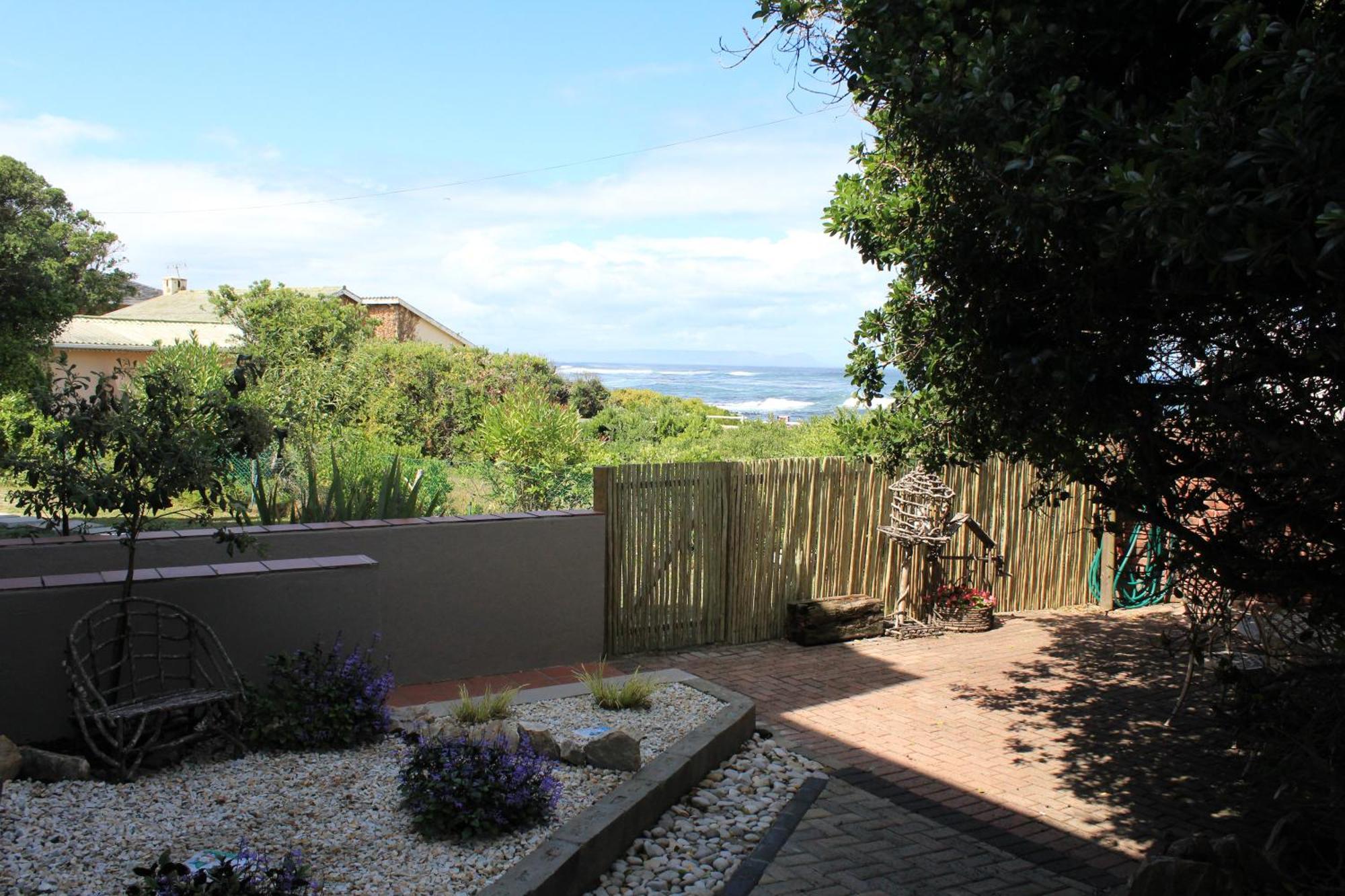 Strandloper Apartments Hermanus Rum bild