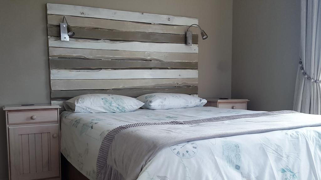 Strandloper Apartments Hermanus Exteriör bild